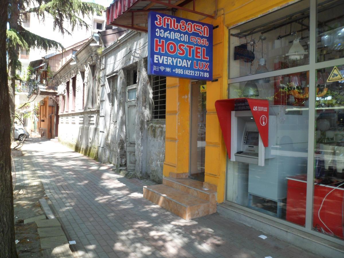 Everyday Cat Hostel Batumi Exterior foto