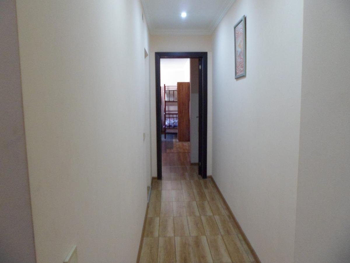 Everyday Cat Hostel Batumi Exterior foto