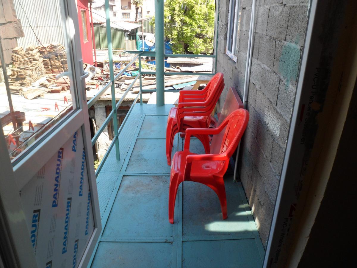 Everyday Cat Hostel Batumi Exterior foto